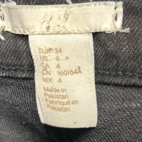 H&M Black Straight Jeans Red/Green Embroidered Flowers Stretch Women's Size 4 - Picture 8 of 11